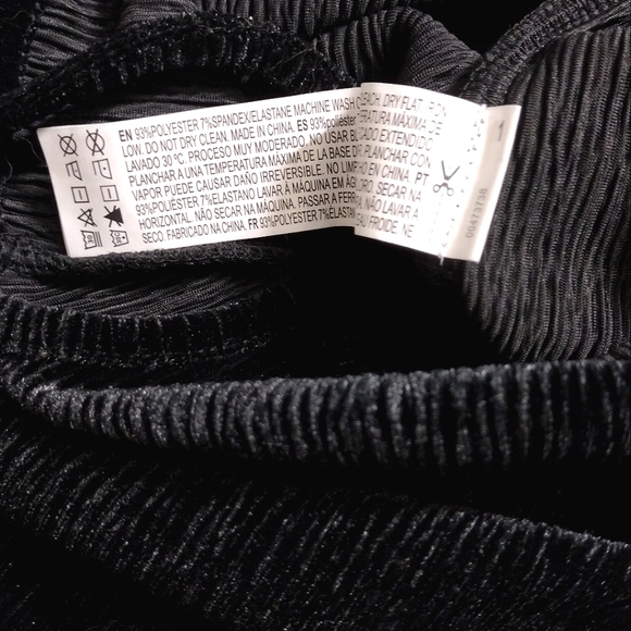 NWT Forever 21 ribbed black velvet bodysuit - Picture 10 of 10